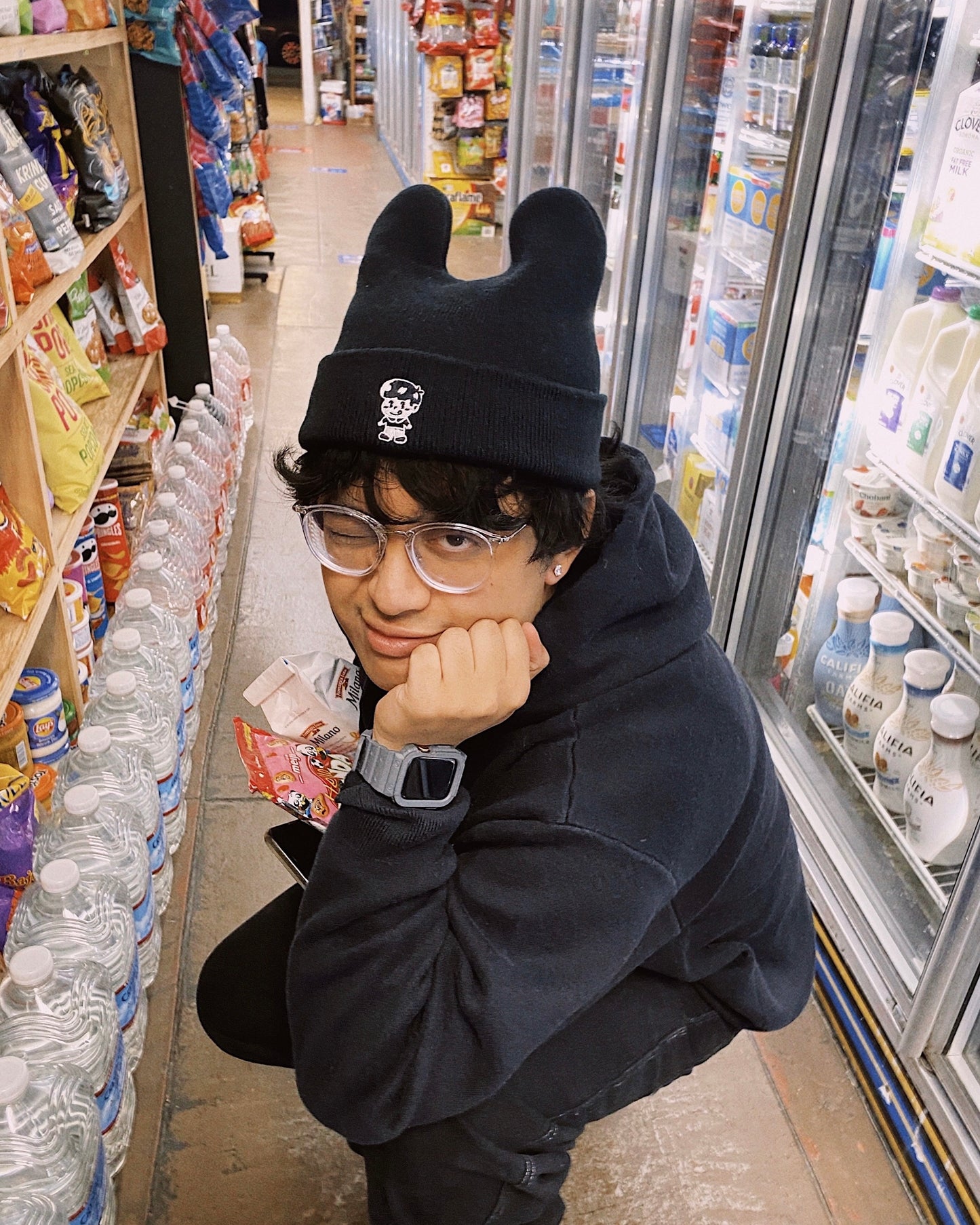 FRIEND-SHAPED BEANIE